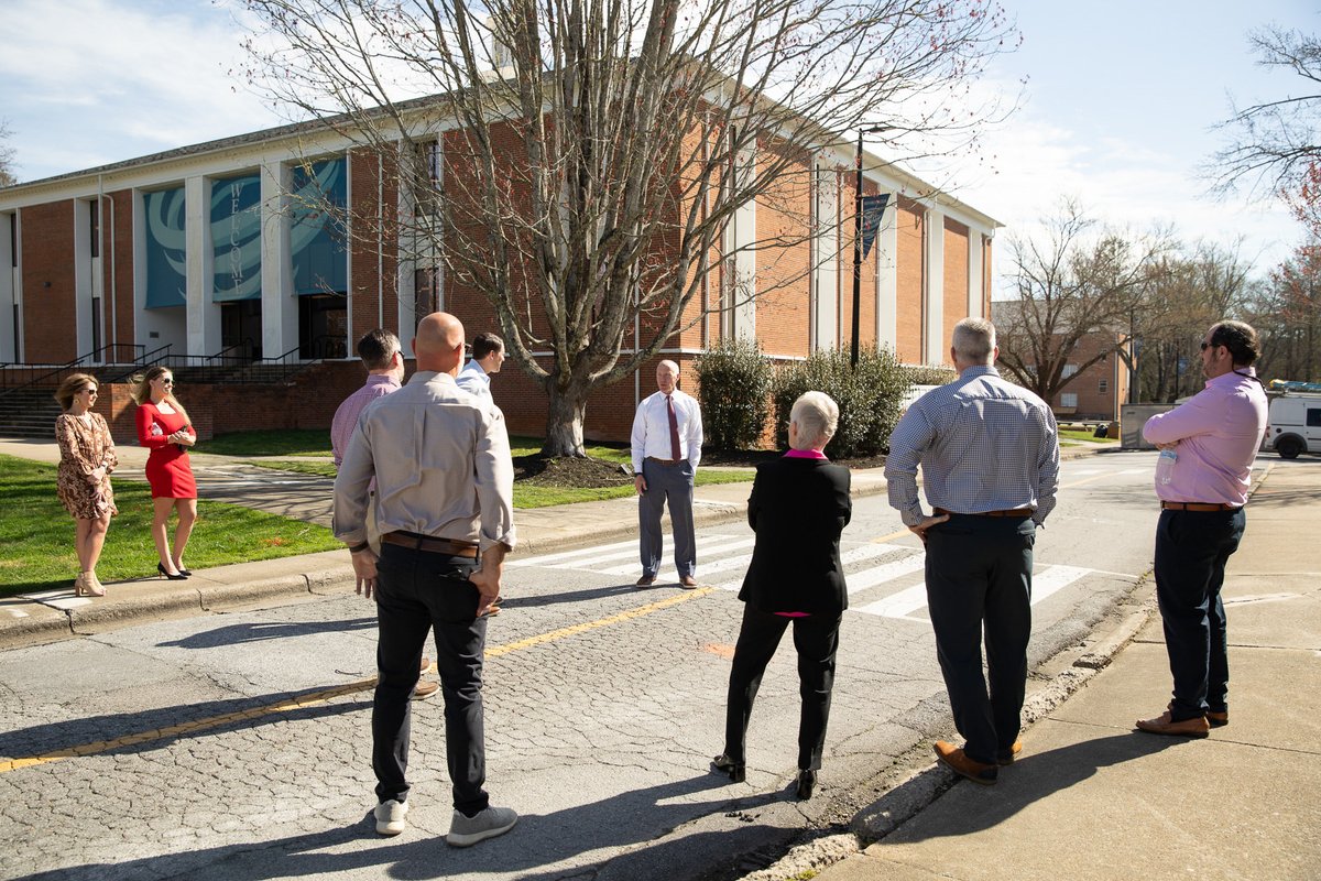BrevardCollege's tweet photo. Big news! We’ve partnered with @Comporium to bring gigabit fiber to every residence hall room on campus + a 10-gig network upgrade across academic buildings and common areas. Comporium also donated $50,000 toward our new Student Center. Student success. 

Thank you, Comporium! 💙 https://t.co/udDToeRrbc