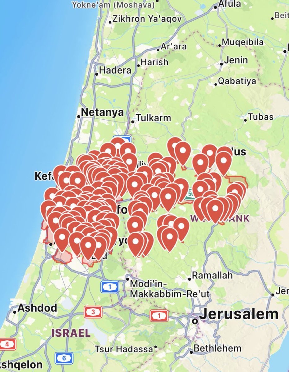 Netanyahu’nun konuşması sırasında İran, İsrail’e füzeler gönderdi.

Netanyahu, sığınağa kaçtı.