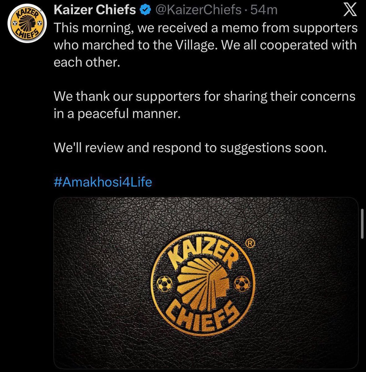 _izodlalaiTv's tweet photo. "We all corporated with each other."

"We thank our supporters for sharing their concerns in a peaceful manner." Kaizer Chiefs FC.

Was this statement before or after the supporters, under the "influence of alcohol" caused chaos Ta @alfavina?

How did this official club statement, that was later deleted, get approval for public consumption if the information in it was not true? A small detail that could have been handled better, and you are failing to show consistency as the club. 1 minute the "few people" are peaceful, the next, they are causing chaos. Which is which?

As much as we demand consistency from the coaches and players, we should expect the same from management. What we need is accountability, not excuses. Failure must be recognised and addressed for what it is, failure, without sugarcoating it or shifting the focus onto individual supporters when it’s time to take responsibility for a series of poor decisions that have left this team blowing hot and cold week after week.

We were knocked out of the Carling Knockout 1st round, Nedbank Cup 1st round, CAFCC group stages, and we've started talking about "a CAFCL spot" because there is nothing else to achieve. Isn't this enough to demand more than excuses and lack of accountability? And you choose to focus on 1 fan and feelings of branch members?