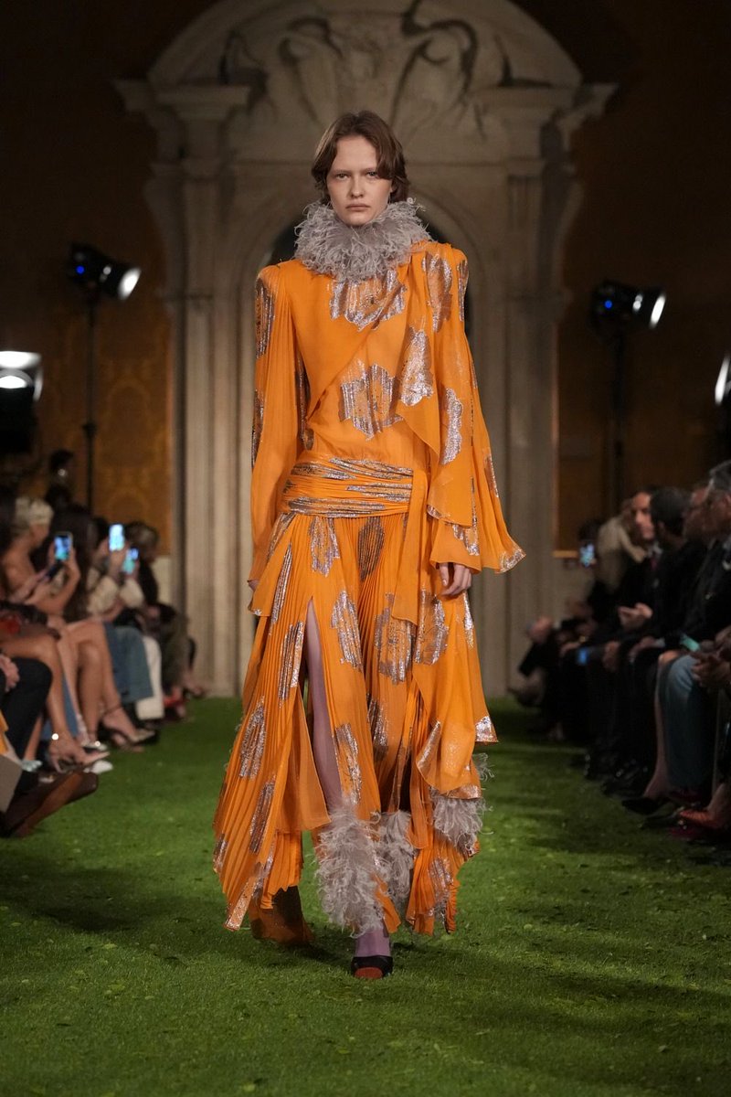 imthespecialk's tweet photo. Valentino AW26 by Alessandro Michele https://t.co/BT5L9Y1eg8
