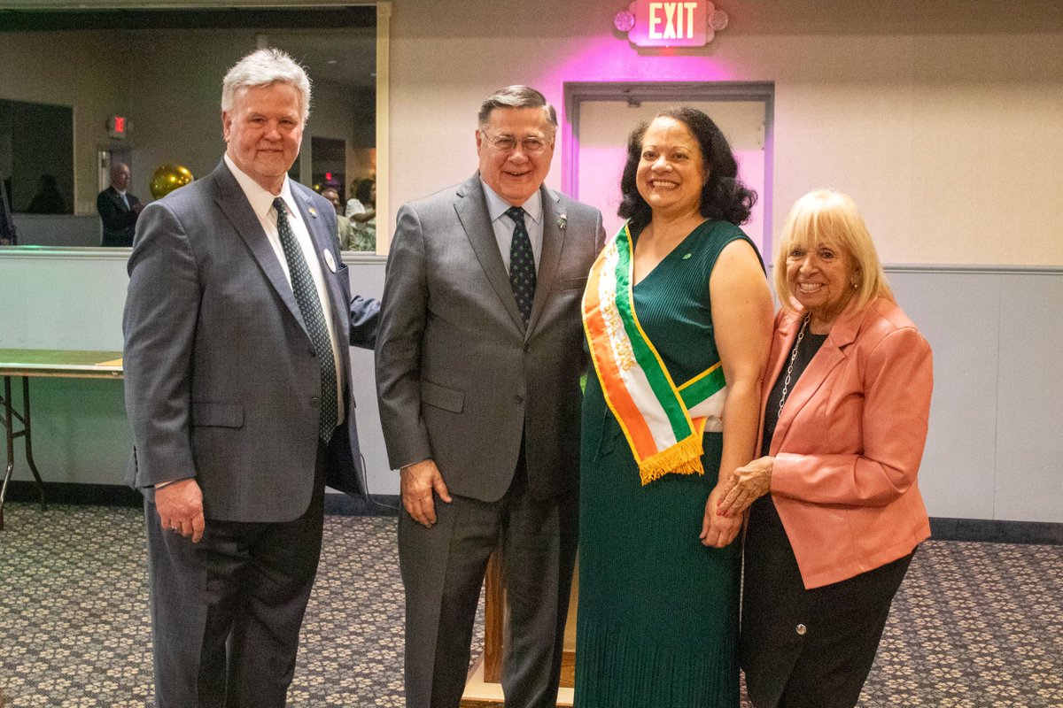 Brentwood Public Library tweet media