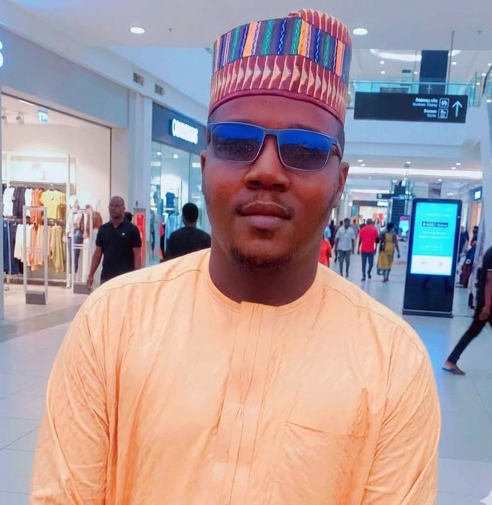buhaaari's tweet photo. @Omahh_11 Buhari Ubale 
2003
Male
Nigeria https://t.co/AaEipzTi3u