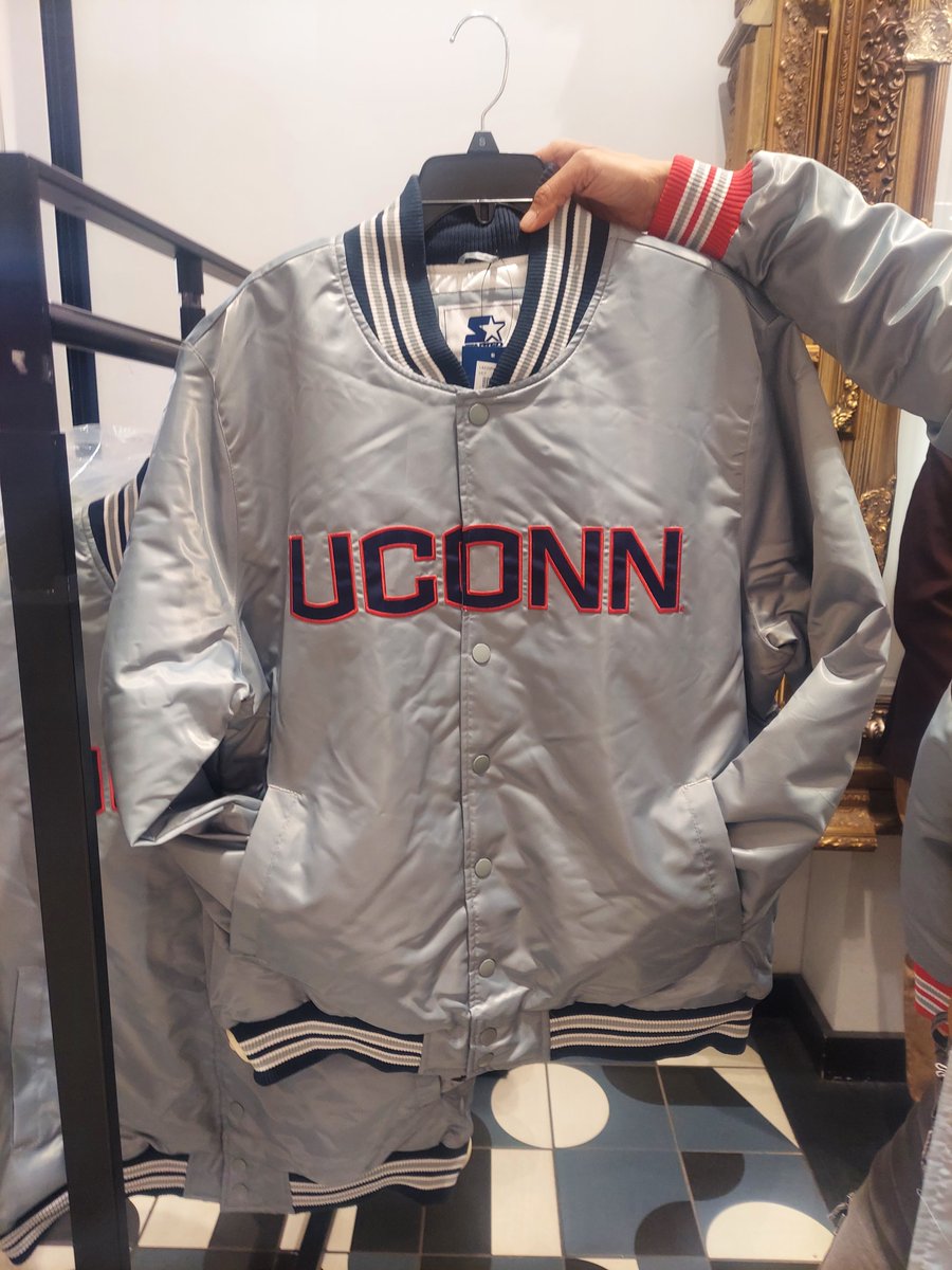 203CardZ's tweet photo. It is cold 🥶 out...
#UConn https://t.co/T2cwxEtILO