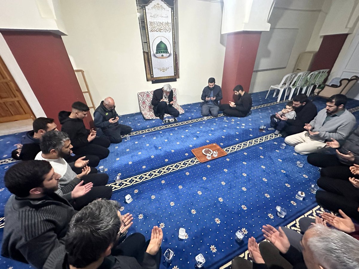 Alparslan Kuytul Hocaefendi İtikaf'ta

Yaklaşık 30 yıldır talebeleriyle birlikte Peygamber Efendimiz'in müekked sünneti olan itikaf ibadetini canlandırmaya çalışan Alparslan Kuytul Hocaefendi, bu yıl da itikaf sünnetini ihya ediyor.

#RamazanRuhunuYaşat