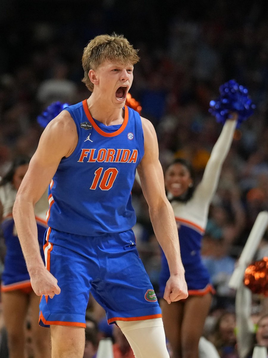 The Florida Gators open as 11.5 point favorites over Kentucky tommorrow