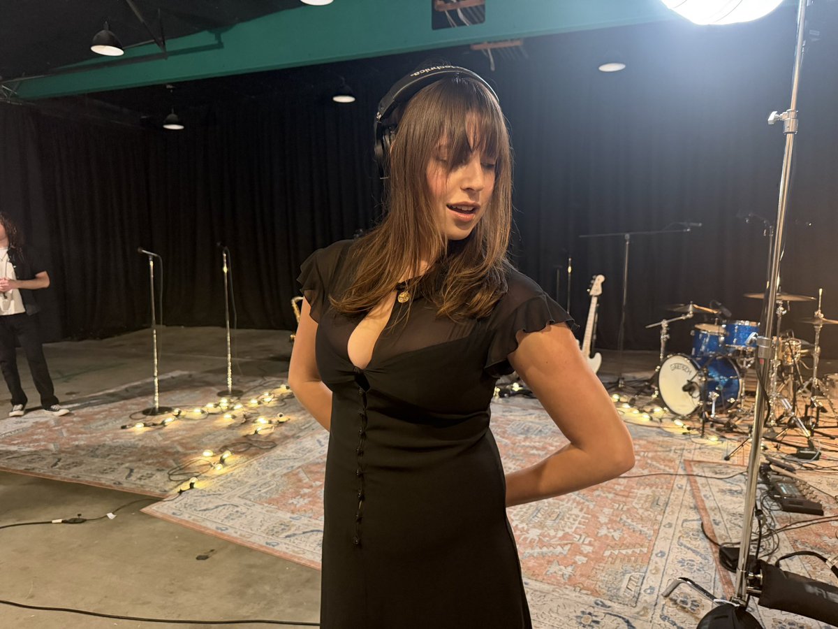 grace enger is giving a little… tweet media