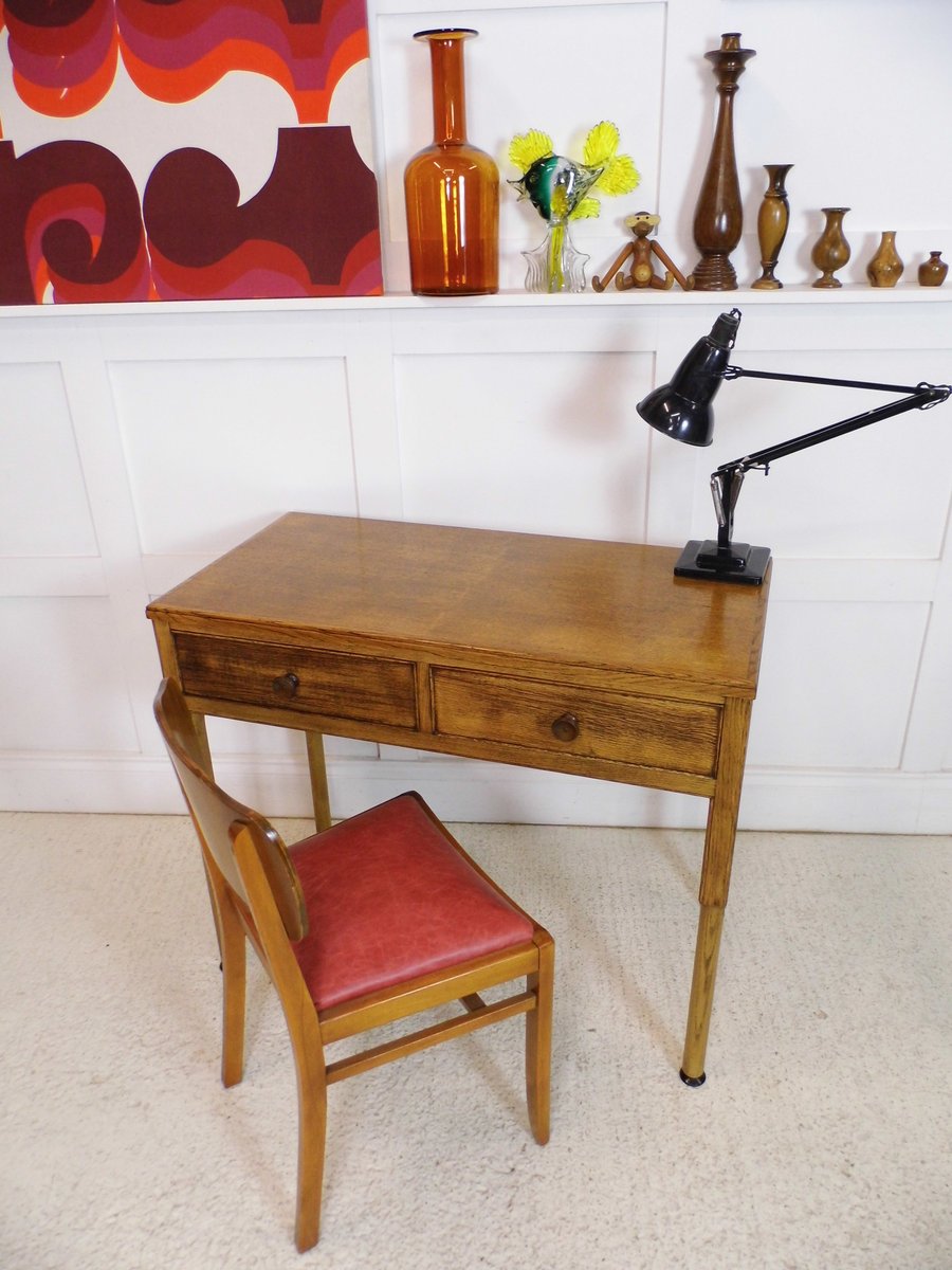 vintageretro7's tweet image. Check out our Rare Gordon Russell Oak desk table Royal Marlborough House Air Ministry 1950s at wix.to/zr6IfWE
#checkitout