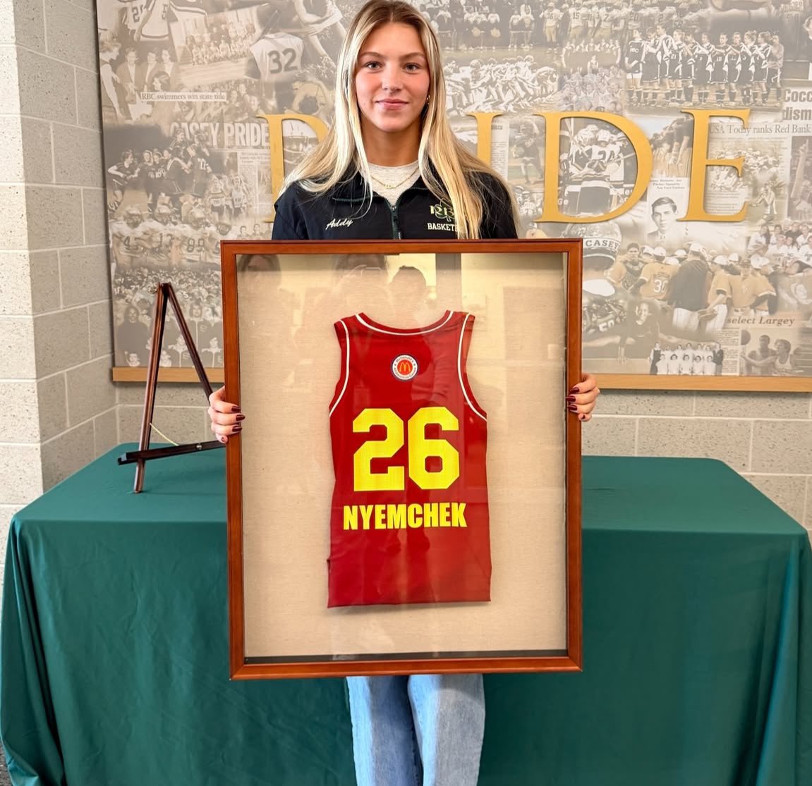 E J 🏀 tweet media