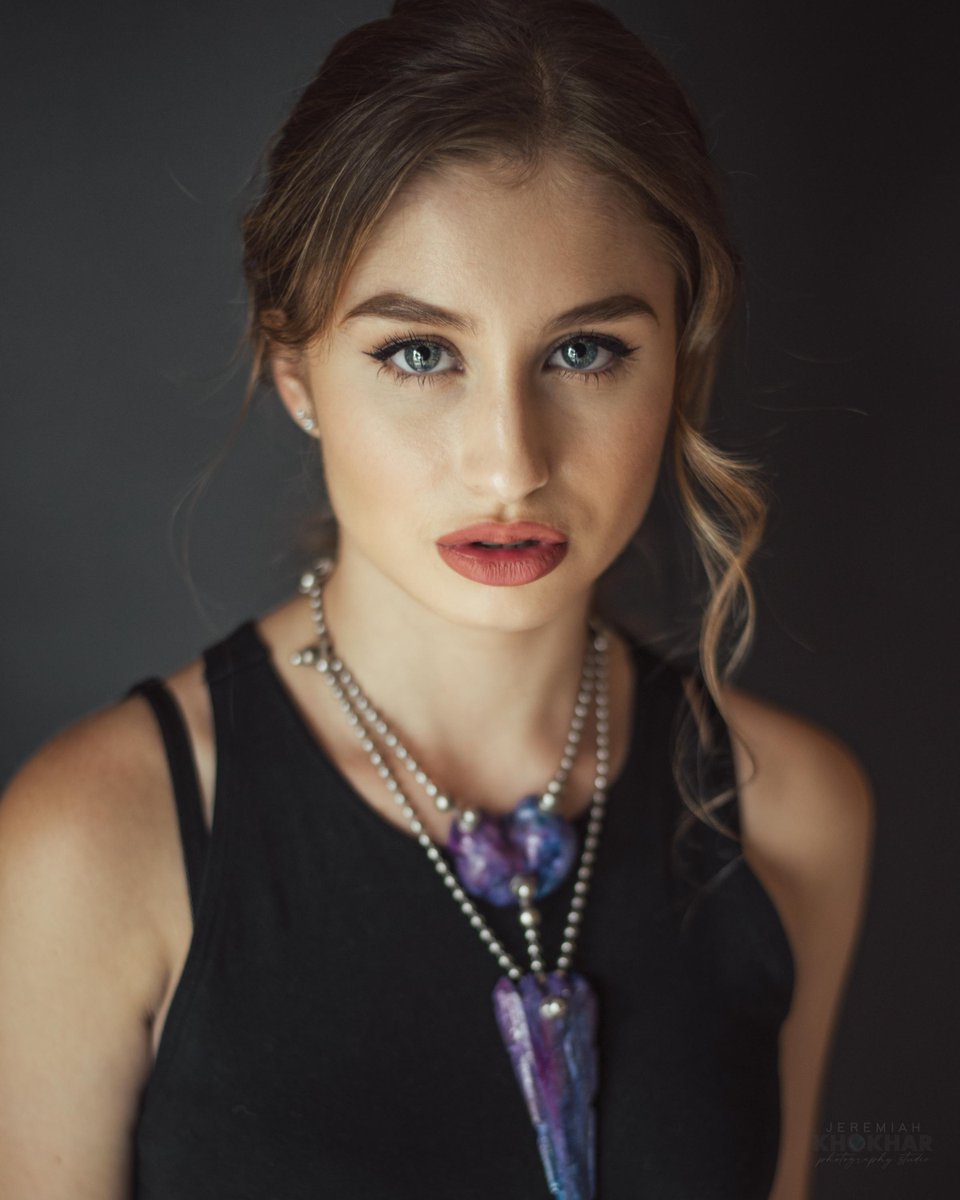 Some graduating seniors are artists through and through. Local #StPete art fans might recognize the designers of the necklace she's wearing. #Classof2026 #GraduationPhotos