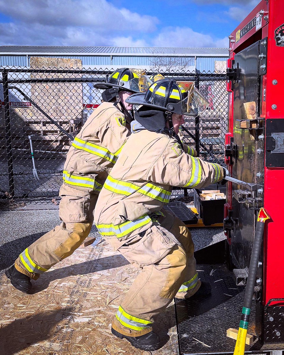 Sarnia Fire Rescue tweet media