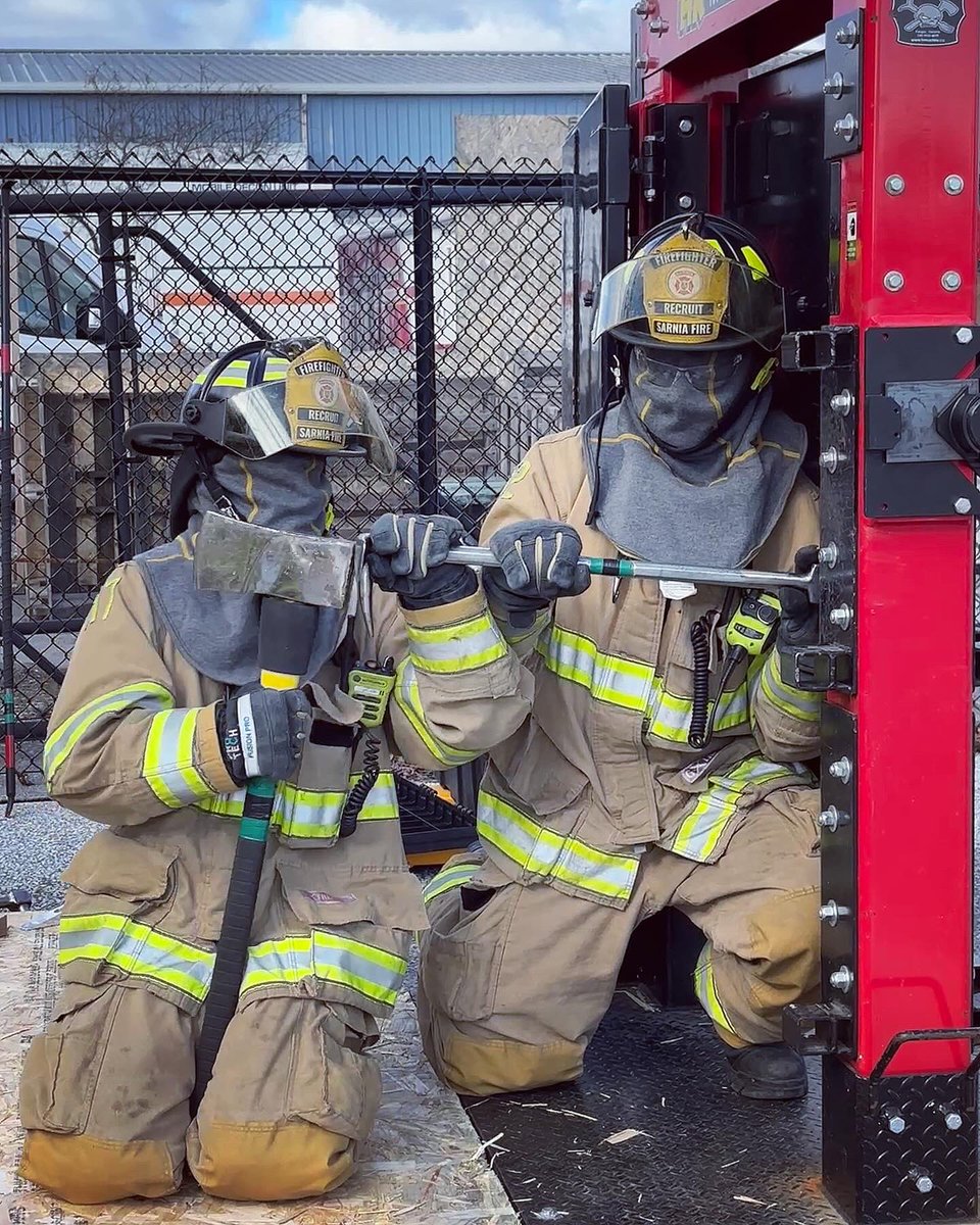 Sarnia Fire Rescue tweet media