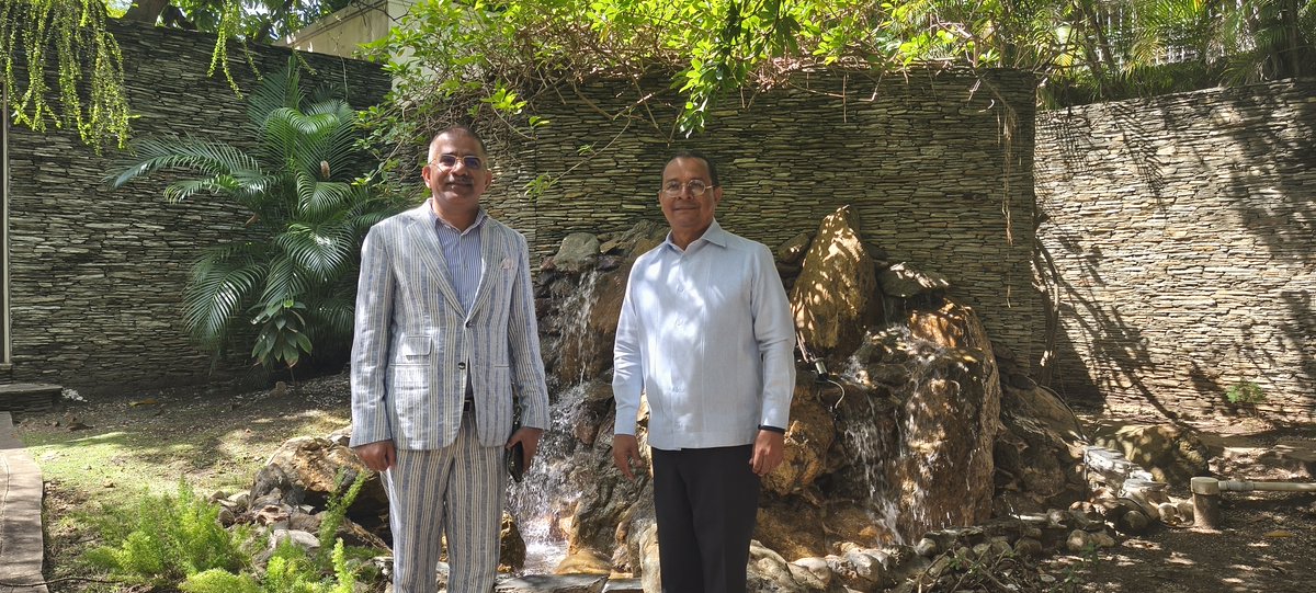 India in Dominican Republic & Haiti tweet media