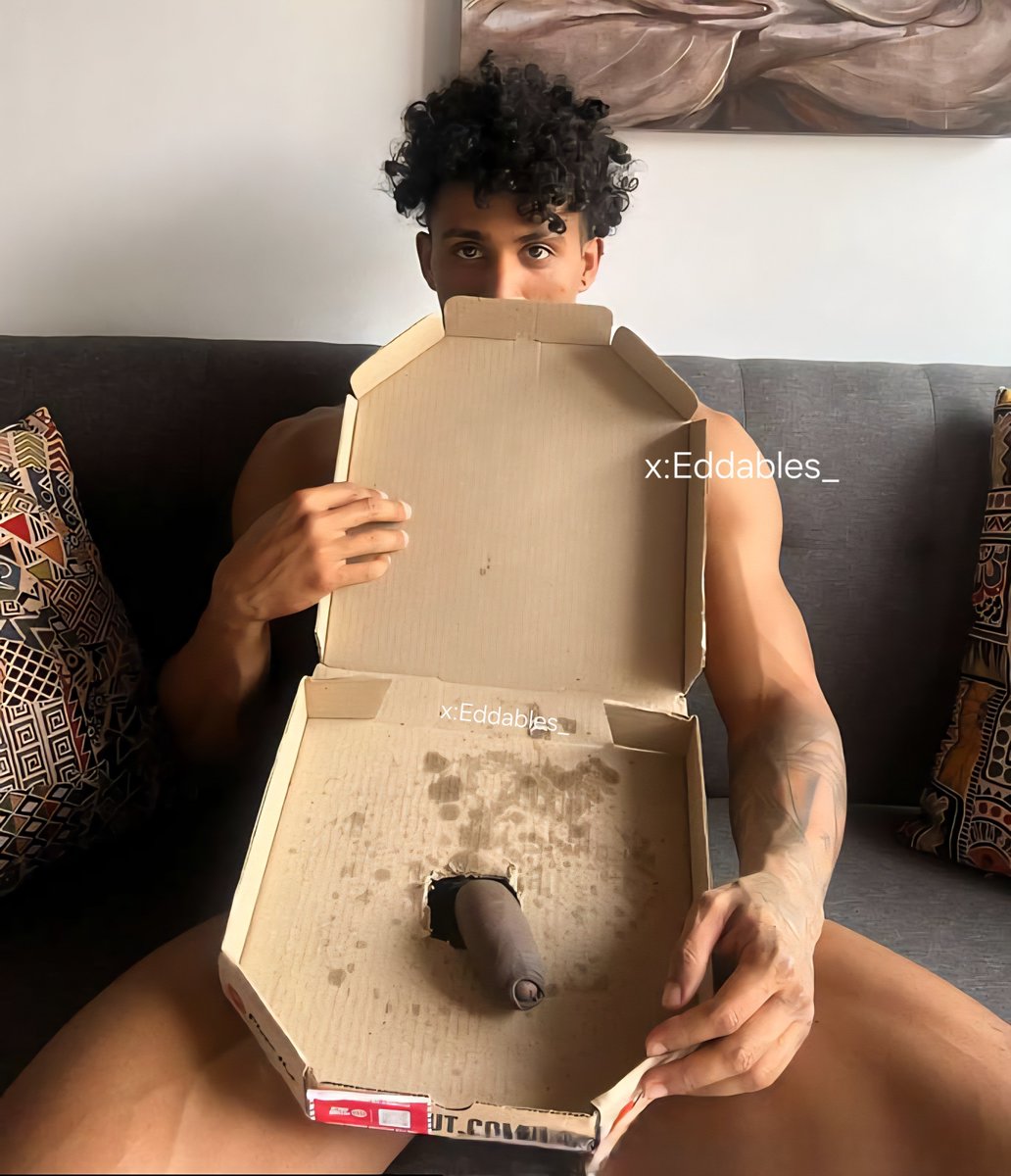 Eddables_'s tweet photo. The box says it's for the love of pizza, but we both know you're here for what's behind it 😏😈

#chudai #bbc #wataa #Brazil #fyp #pizza #viral #dl #mlm #dom https://t.co/g1AMJJP72j