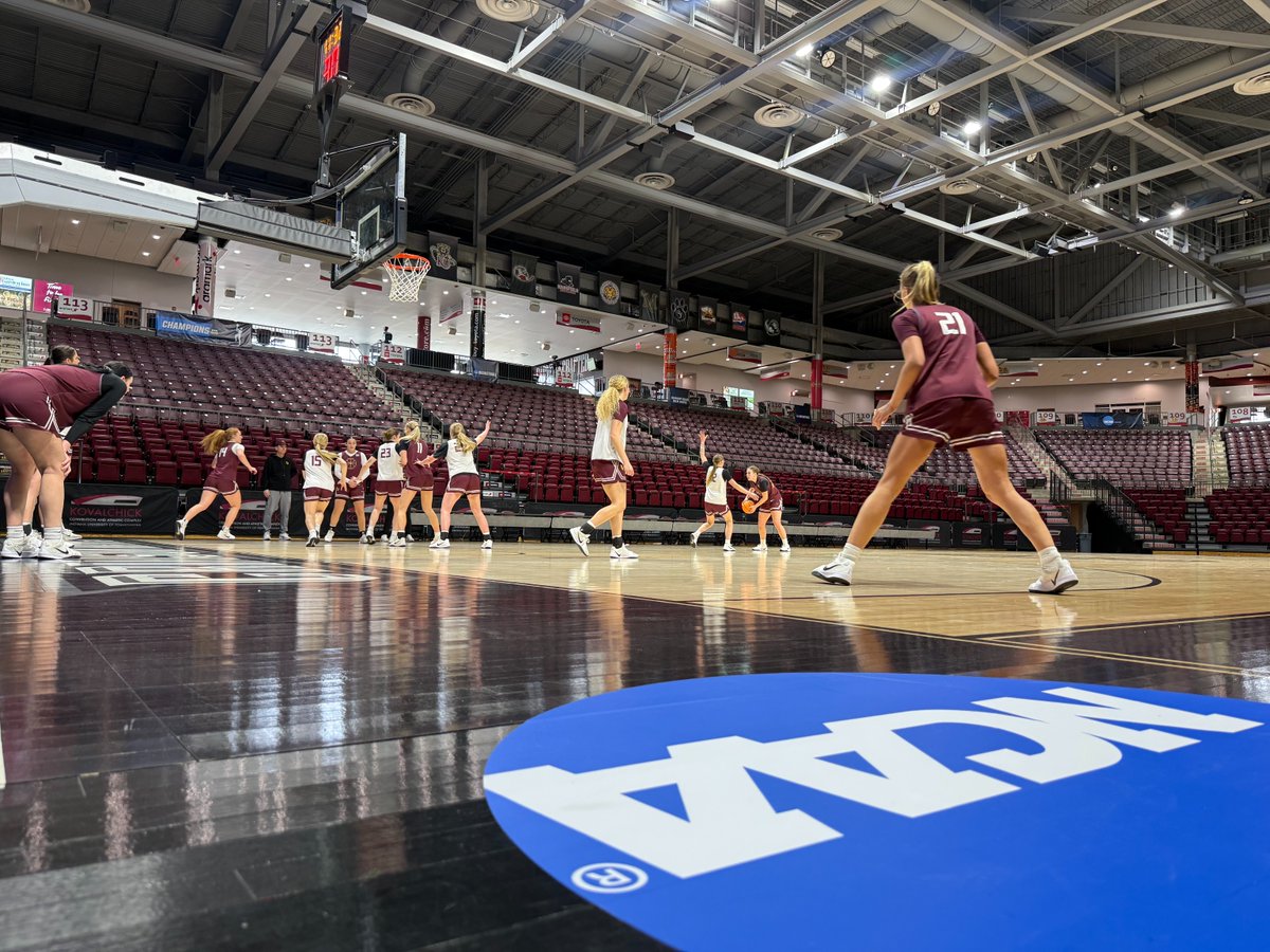 GannonWBB's tweet photo. 📍On site🏀 https://t.co/DQFWIOl2T2