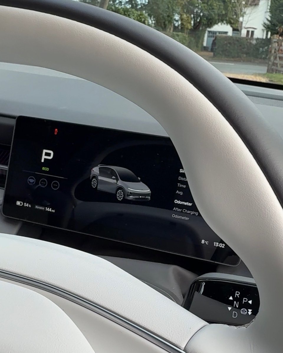 XPENG UK tweet media