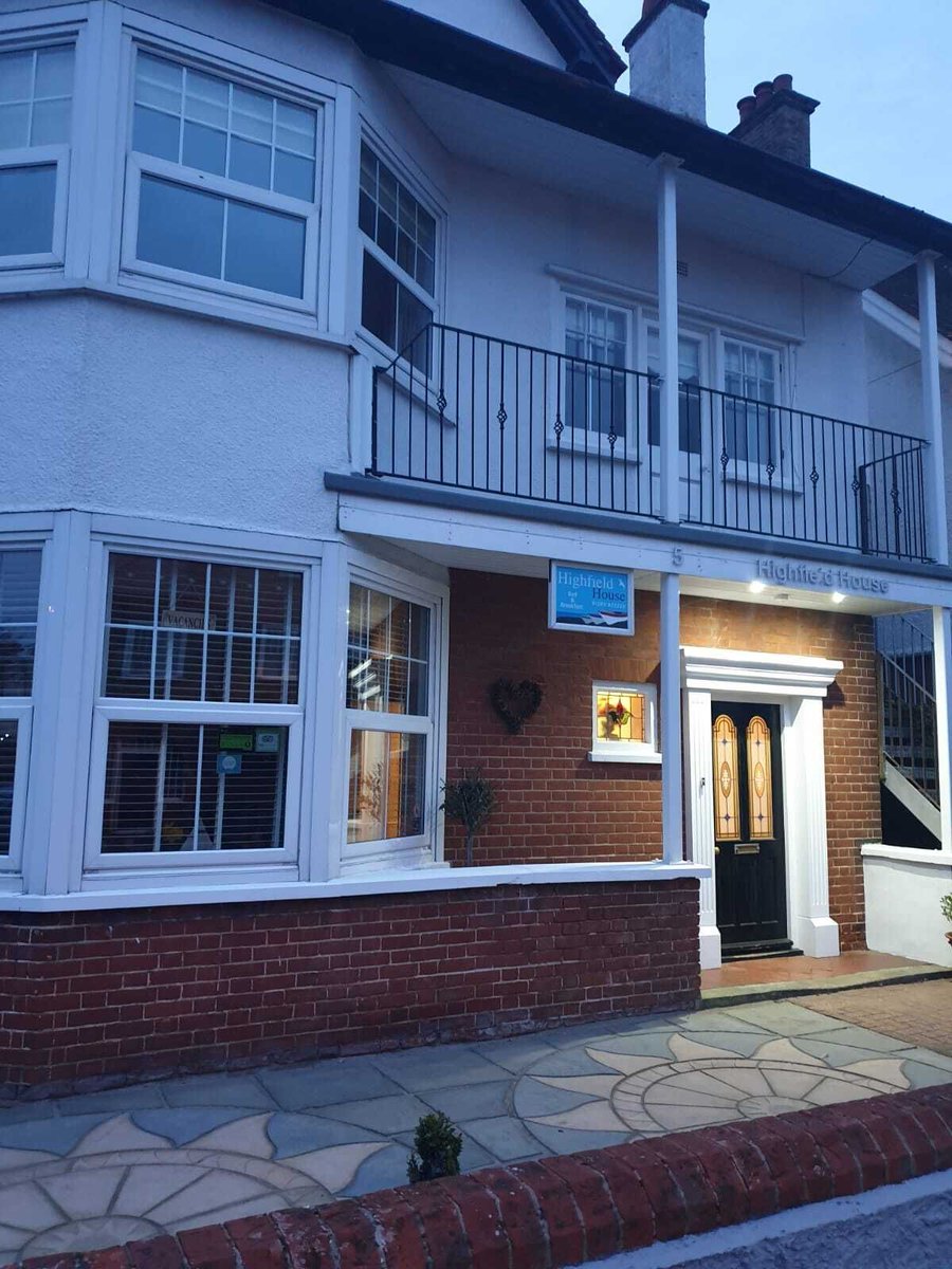 TheBBDirectory's tweet photo. One happy Guest @ Highfield House in Sheringham, Norfolk.
'I received a lovely welcome and the owners were very knowledgeable on the area. House was lovely and warm.'
https://t.co/Xce6Xb26ud
#HighfieldHouse #Sheringham #Norfolk #GuestReview #Accommodation #GoodBreakfast https://t.co/FwYp4CYqg9