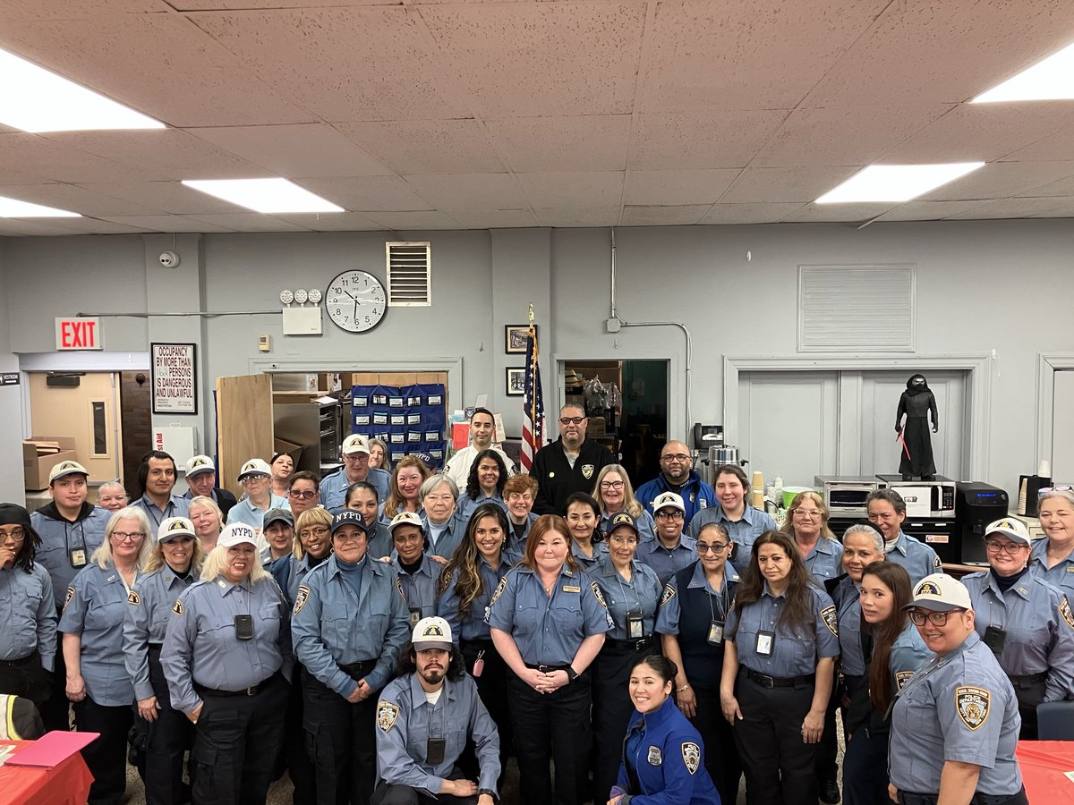NYPD104Pct's tweet photo. Huge thank you to our incredible 104th Precinct School Crossing Guards! 

We were honored to host an appreciation breakfast today to celebrate these unsung heroes who keep our students safe every single day—rain, shine, or snow. 🌨️☀️

@104PCC https://t.co/fs34CiZPBe