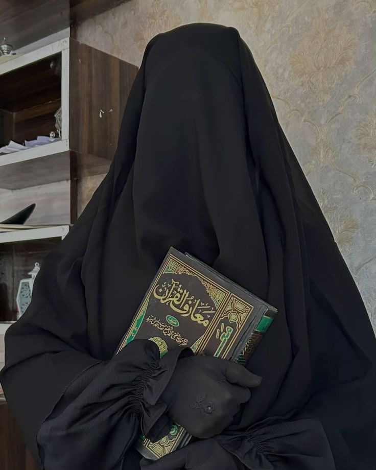 ام نور الهدى tweet media