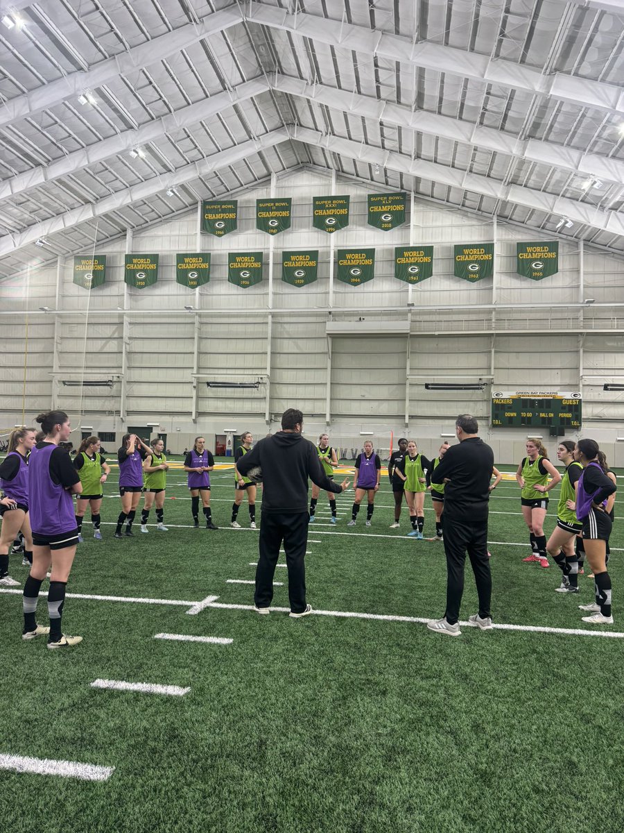 gbphoenixwsoc's tweet photo. We 💚 the DON!
Training in the Don Hutson Center next to Lambeau Stadium this spring has allowed us to improve week after week💪 Aaaand get us ready for our upcoming spring games😈
See everyone March 29th🔥
#springszn #footy #letsgo #greenbay #rise https://t.co/k4SLCVHEb3