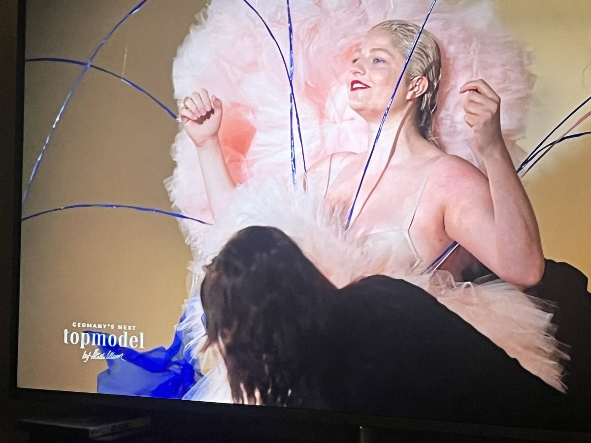 #gntm : Männer seid mal Boxer oder Basketballer 
Mädels: denkt euch tiefenpsychologisch in eine Blume