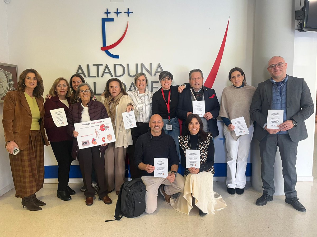 arpaponiente16's tweet photo. Día Mundial del Riñón!
Cuidemos a la gente, Salvemos el planeta
Taller de Salud Renal en el colegio Altaduna-Saladares.
Gracias a toda la Enfermería, Auxiliares y pacientes de Nefrología @HUniv_Poniente y a nuestra doctora Dorita. https://t.co/Jy66rOLNEe