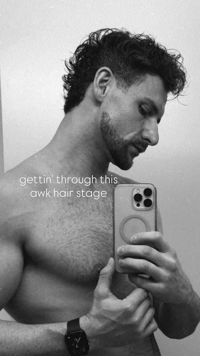 Maxywell's tweet photo. Growin’ it out for the first time😬 https://t.co/td9aLyRP1g