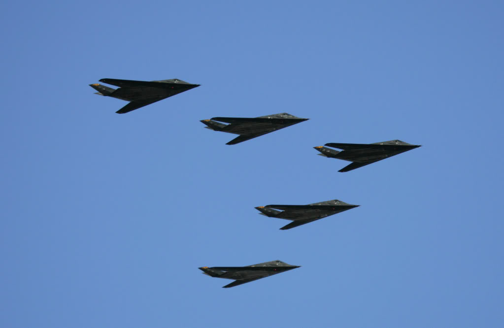 Daily F-117A photograph:

Nice formation of Nighthawks. 👍🇺🇲