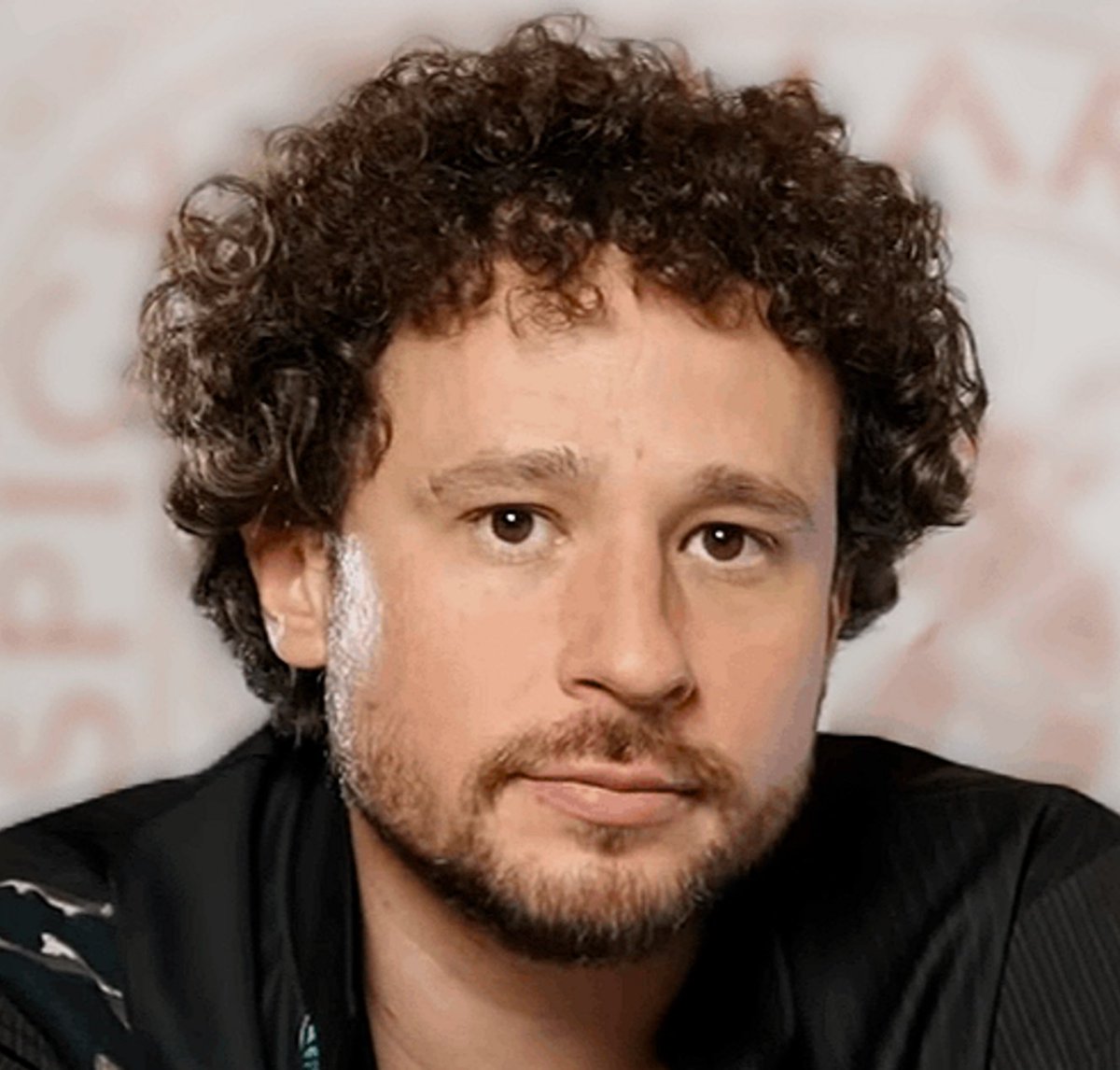 Stats Globe tweet media