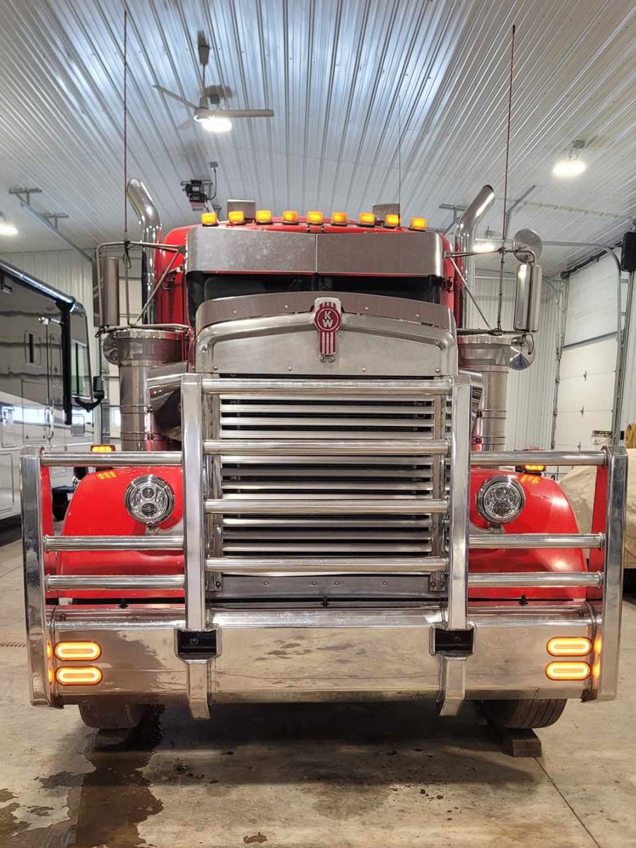 4 State Trucks tweet media