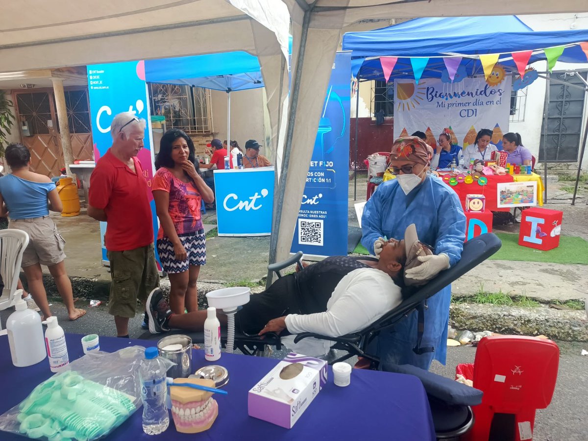 Salud_Guayas's tweet photo. #MSPEnTerritorio | Con el objetivo de acercar los servicios de salud a la comunidad, el #Distrito09D04 de @Salud_Ec participó en la brigada médica en las calles 30 y Venezuela, donde se brindaron 148 atenciones en medicina general, 55 odontológicas y 45 vacunados. https://t.co/G7rncAyksE