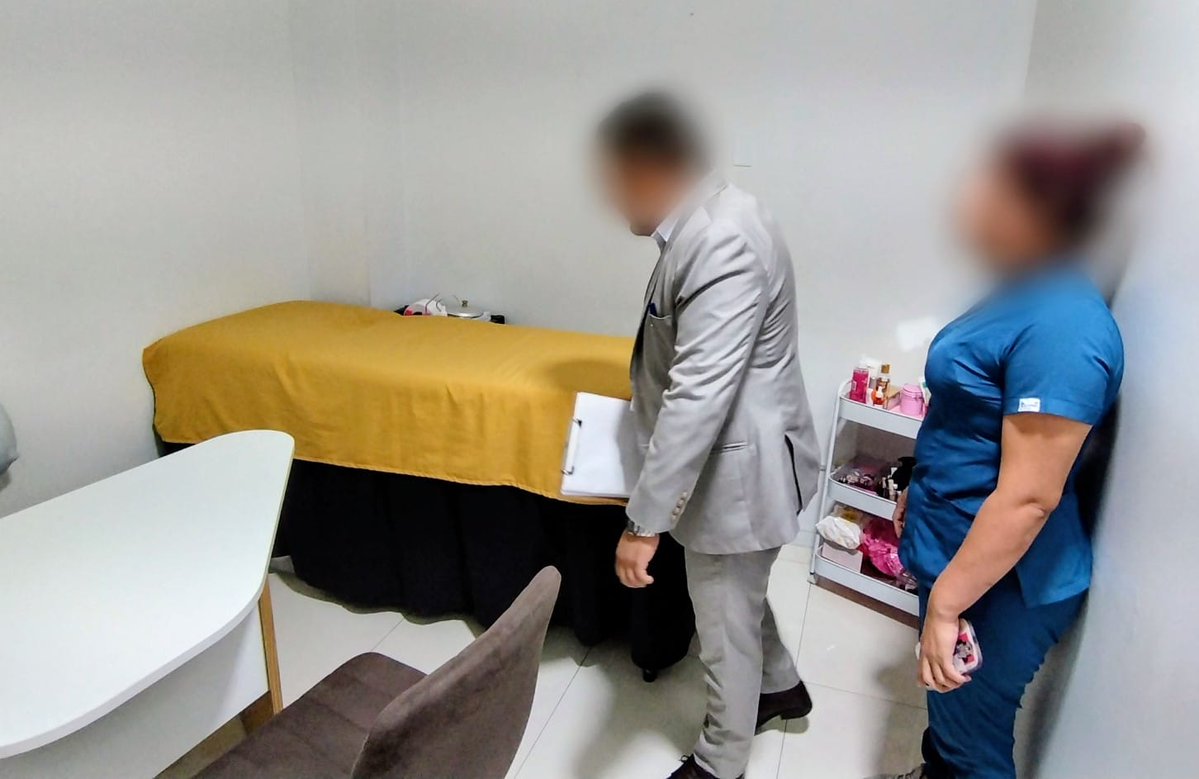 📌 #Guayaquil | La #ACESS, en coordinación con <a href="/Arcsa_Ec/">Arcsa Ecuador</a>, realizó una inspección en un spa, 🔎 verificando que se cumpla con la normativa y que se brinden únicamente servicios propios de este tipo de establecimientos. ✅  

#ACESSProtege
#ConectadosConACESS
#ElNuevoEcuador