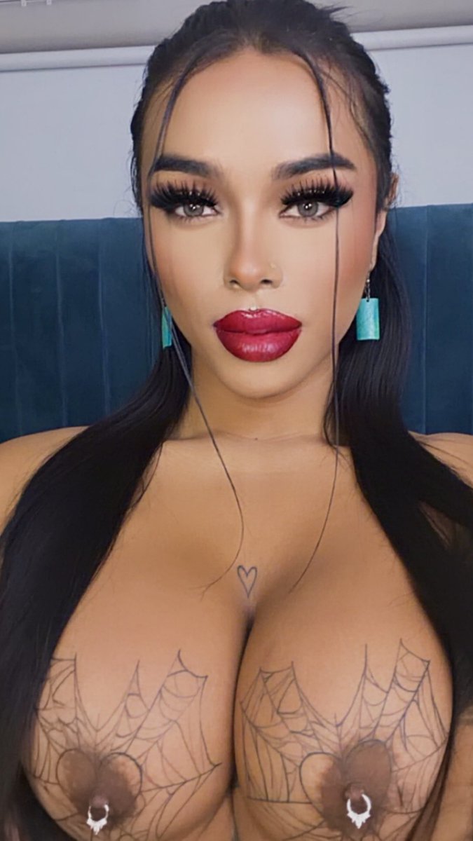 Tinaqueen_noa tweet media