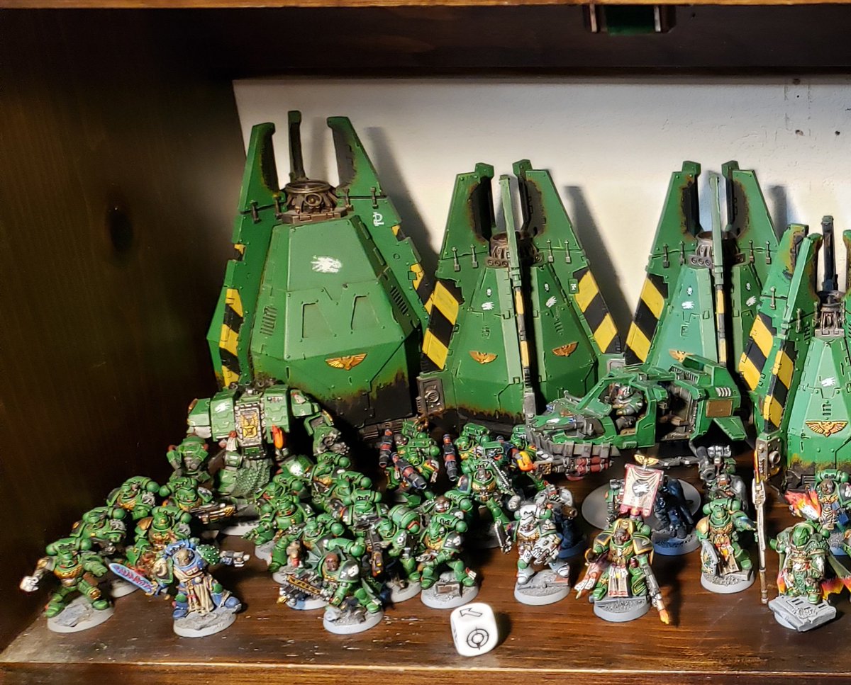 CarotGun's tweet photo. @johnabranch804 I don't have many army shots to be honest. Here's a case shot of my Salamanders. https://t.co/TJiTH7PnwK