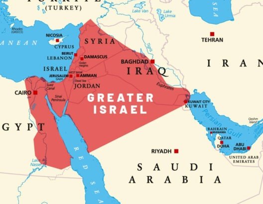Siyonist israil, sözde arz-ı mev'ud diyerek bu haritayı gerçekleştirmek istiyor. İsrail'in hedefinde olan ülkelerin, İran İslam Cumhuriyeti ile israil/ABD savaşını; israil'in yıkılması için tarihi bir fırsat olarak görüp İran'ı desteklemeleri gerekirdi.
Ama hepsi ABD'nin safında!