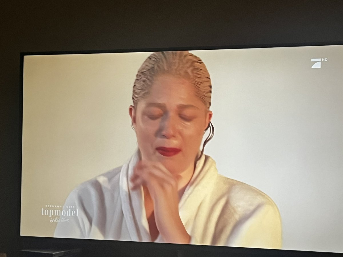 Doch du hast das schon richtig verstanden. Er wusste nicht, was er von seinem Model wollte #gntm