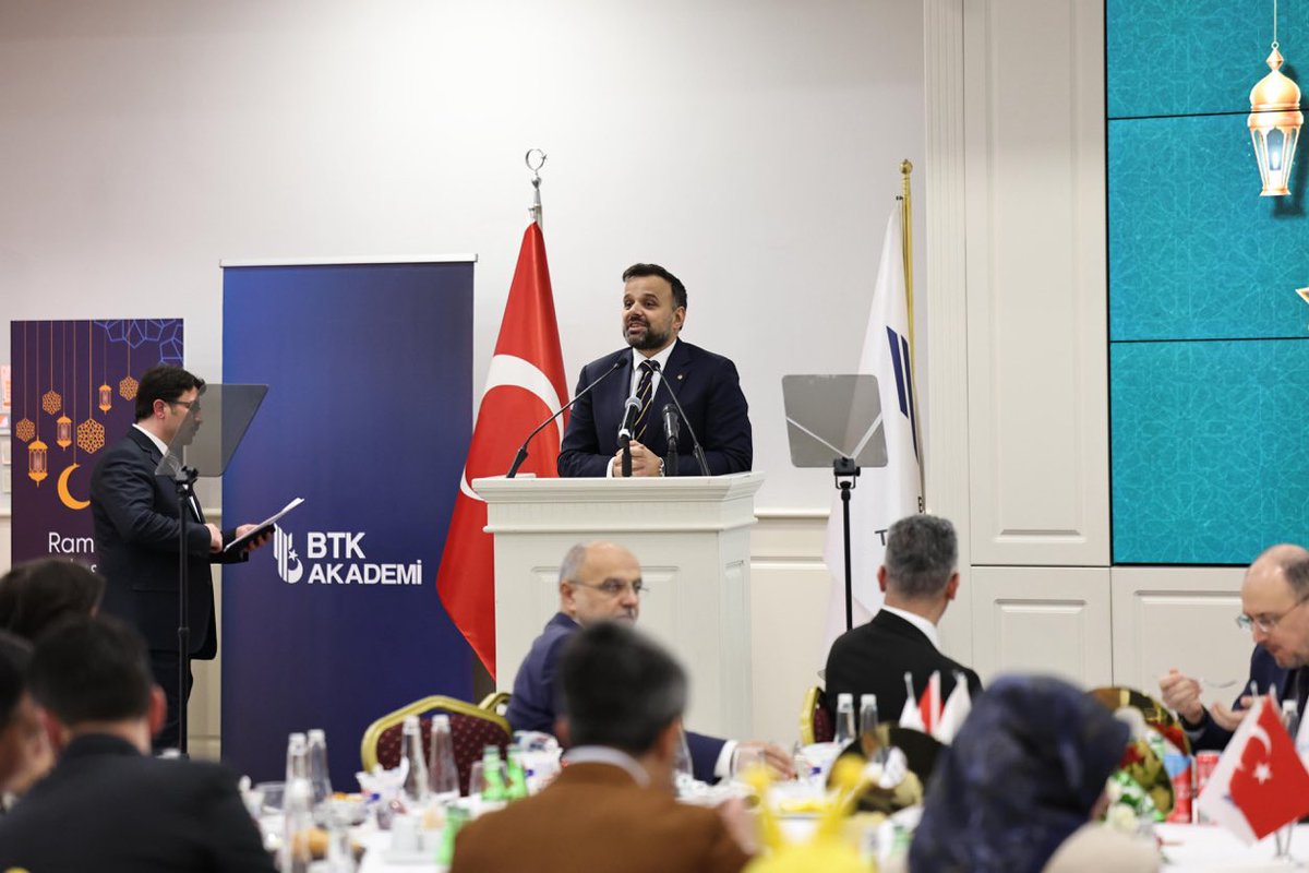 AliTahaKoc's tweet photo. Bu akşam, Bilgi Teknolojileri ve İletişim Kurumu’nun geleneksel iftar programında sektörümüzün kıymetli paydaşları ve gençlerimizle aynı sofrayı paylaşma fırsatı bulduk.

BTK Başkanımız Sayın Ömer Abdullah Karagözoğlu, Ulaştırma ve Altyapı Bakanlığımız ile BTK yöneticilerinin katılımıyla gerçekleşen bu buluşma, çok değerliydi.

Türkiye’nin Turkcell’i olarak teknolojimizle gençlerimizi desteklemeyi sürdüreceğiz.

Nazik ev sahiplikleri için BTK’ya ve bu anlamlı akşamda emeği geçen herkese teşekkür ederim.