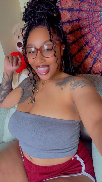 LessFindom tweet picture