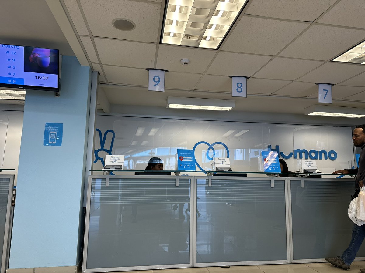 Image for the Tweet beginning: PÉSIMA ATENCIÓN. Poco importa que