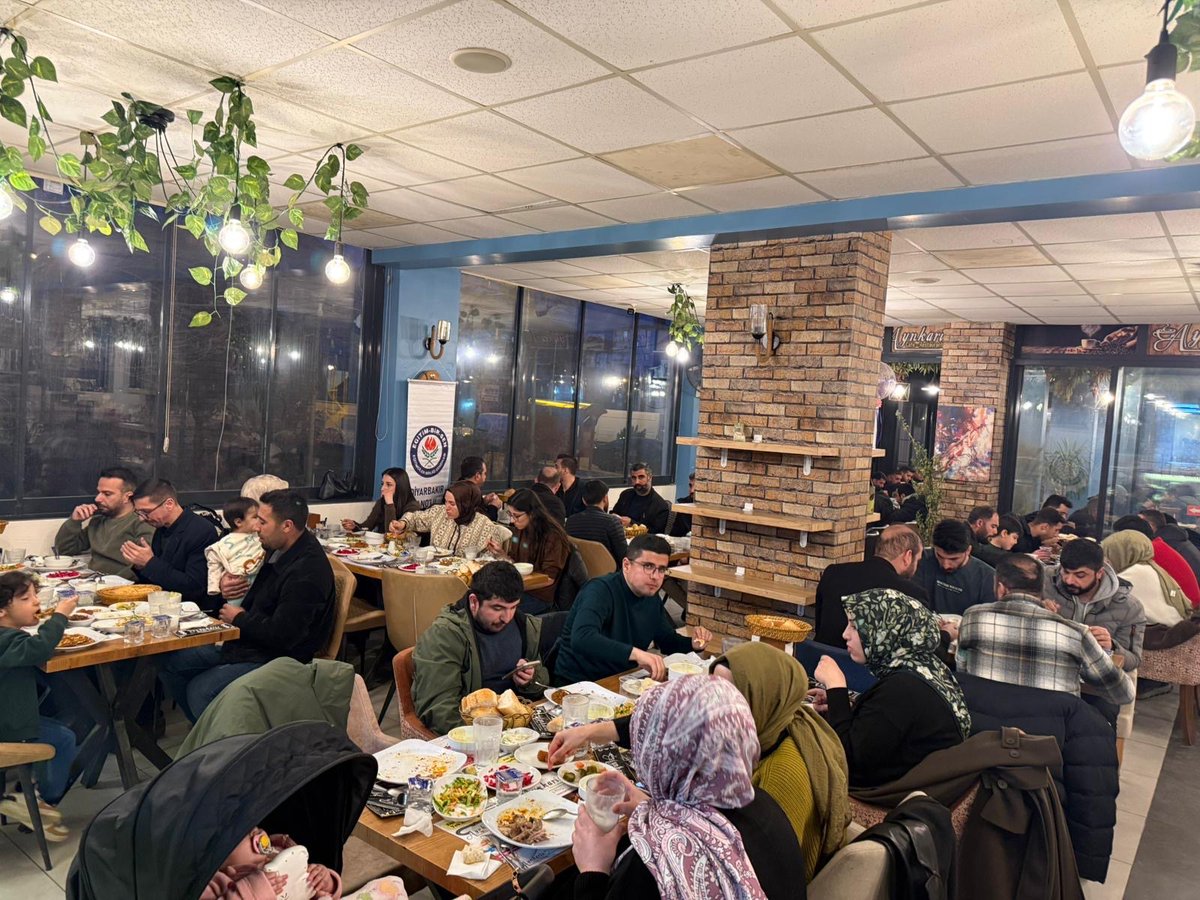 📍Hani

Hani ilçe teşkilatımızla bir araya gelerek bağlarımızı tazeledik, gücümüze güç kattık.

İftar sofrasının samimiyetini ve sendikal dayanışmanın gücünü birleştiren bu güzel programı tertip eden İlçe temsilcimiz Veysel Etik ve ilçe yönetimimize, katılım sağlayan ilçe