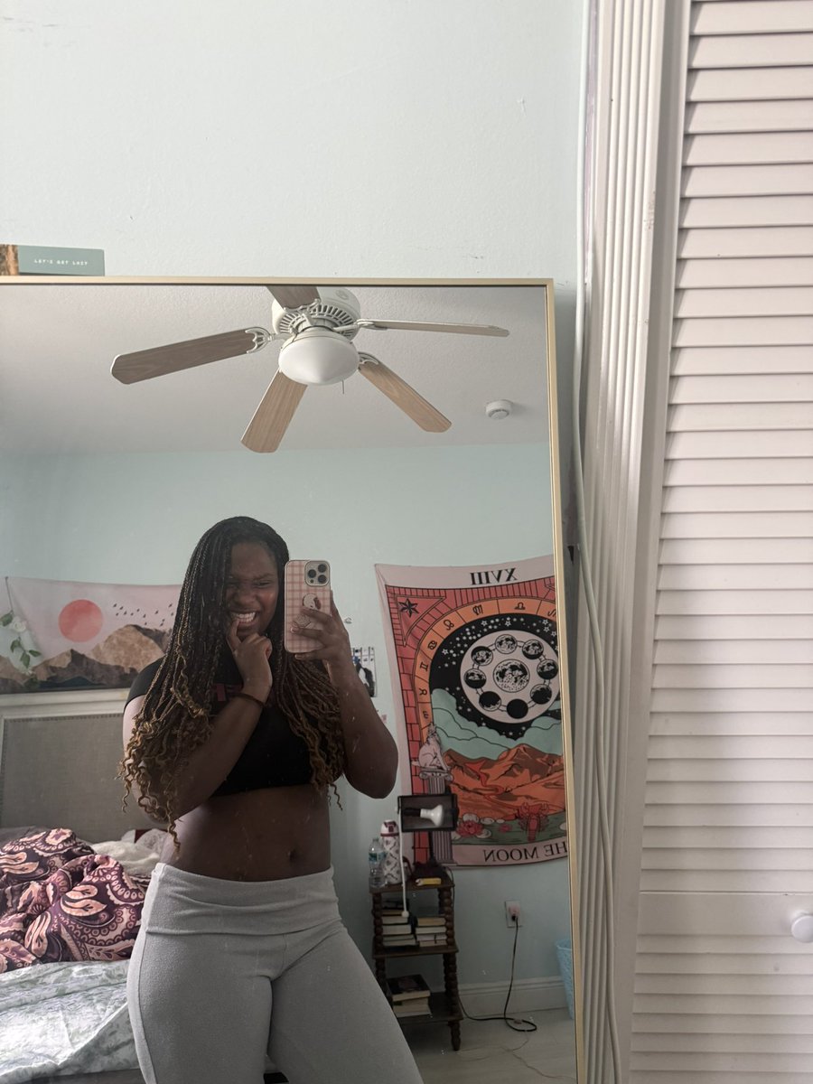 melaninchels's tweet image. woke up #snatched where my waist