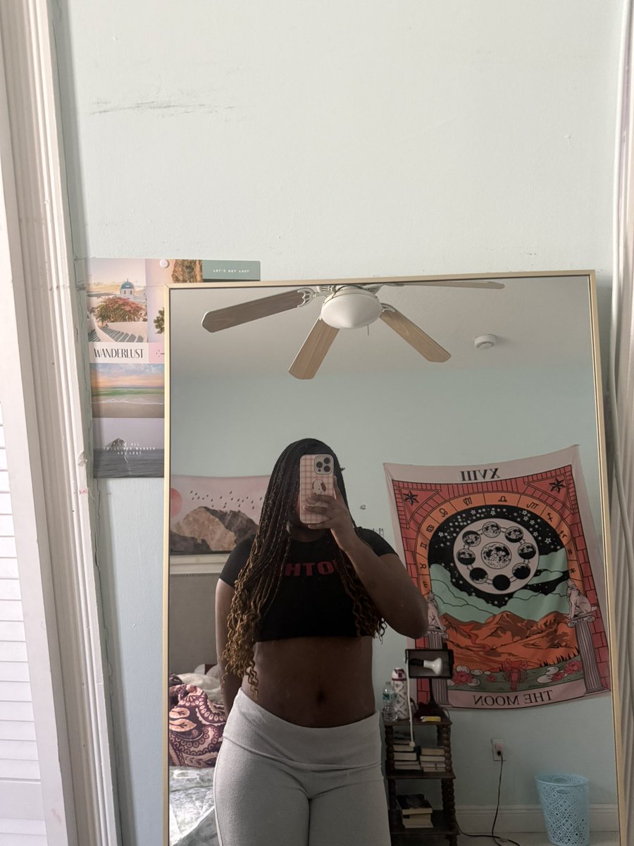 melaninchels's tweet image. woke up #snatched where my waist