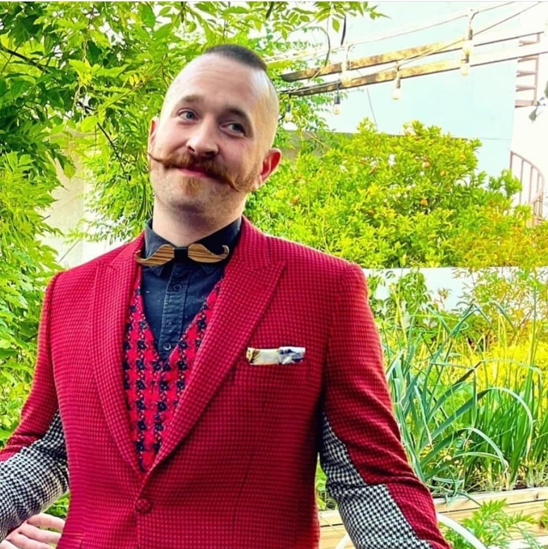 FallenCutthroat's tweet photo. Ode to the magnificent Platztache π
(ahem...)
Long, lush and twirly
Short, cute and curly
Worn with panache
Bring back the 'tache!
I bet it's all tickly
And not at all prickly
I'm dying to fiddle
And give it a twiddle π€
#BringBackTheTache https://t.co/mZTEiozkq7