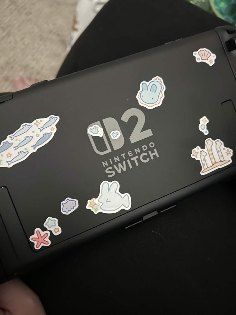 Vsp2003's tweet photo. @tokkibada me and my boyfriend decorated our switches :) https://t.co/6zyVgE53kZ