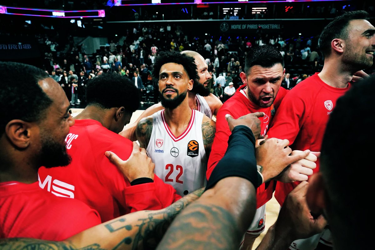 redcentre.gr tweet media