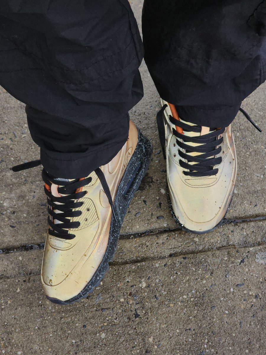 Key Lee 🖤 tweet media