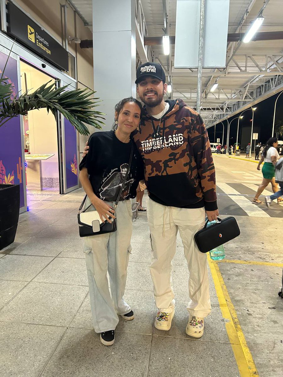 SavannahAlm's tweet photo. Parabéns, Gu! 🎉
Que seu novo ciclo seja cheio de saúde, felicidade e muito sucesso. Feliz aniversário! 🎂✨ https://t.co/Wr30Pwr18X