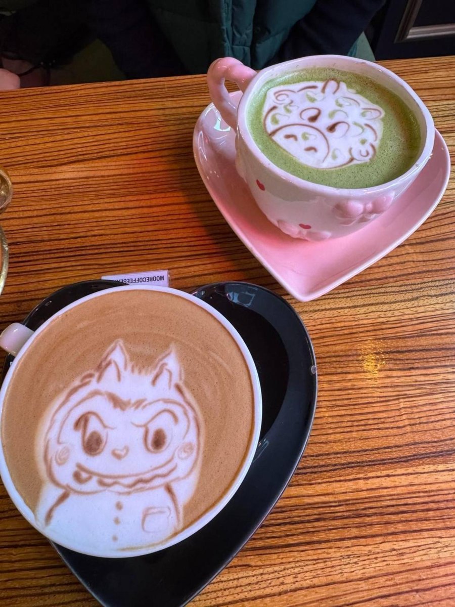 DesertRaton's tweet photo. afternoon coffee break that felt a little extra cheerful, playful latte art, warm mugs, and an unspoken reminder to pause for a moment, smile at the small details, and let the rest of the day unfold a bit more easily.⁩ https://t.co/XCOIRIUmP3