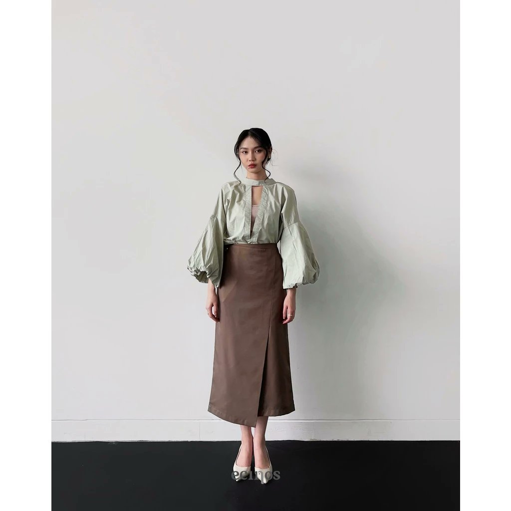 critaharian's tweet photo. Lunar slit skirt
https://t.co/JOJWxmsTUa https://t.co/LjjNKRJdff