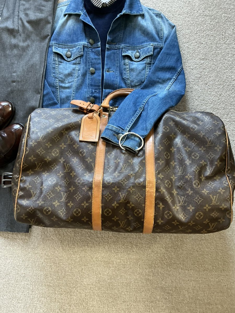 【今日の装い】
おはようございます。
金曜日、出張。
今日も頑張ります。
#alden