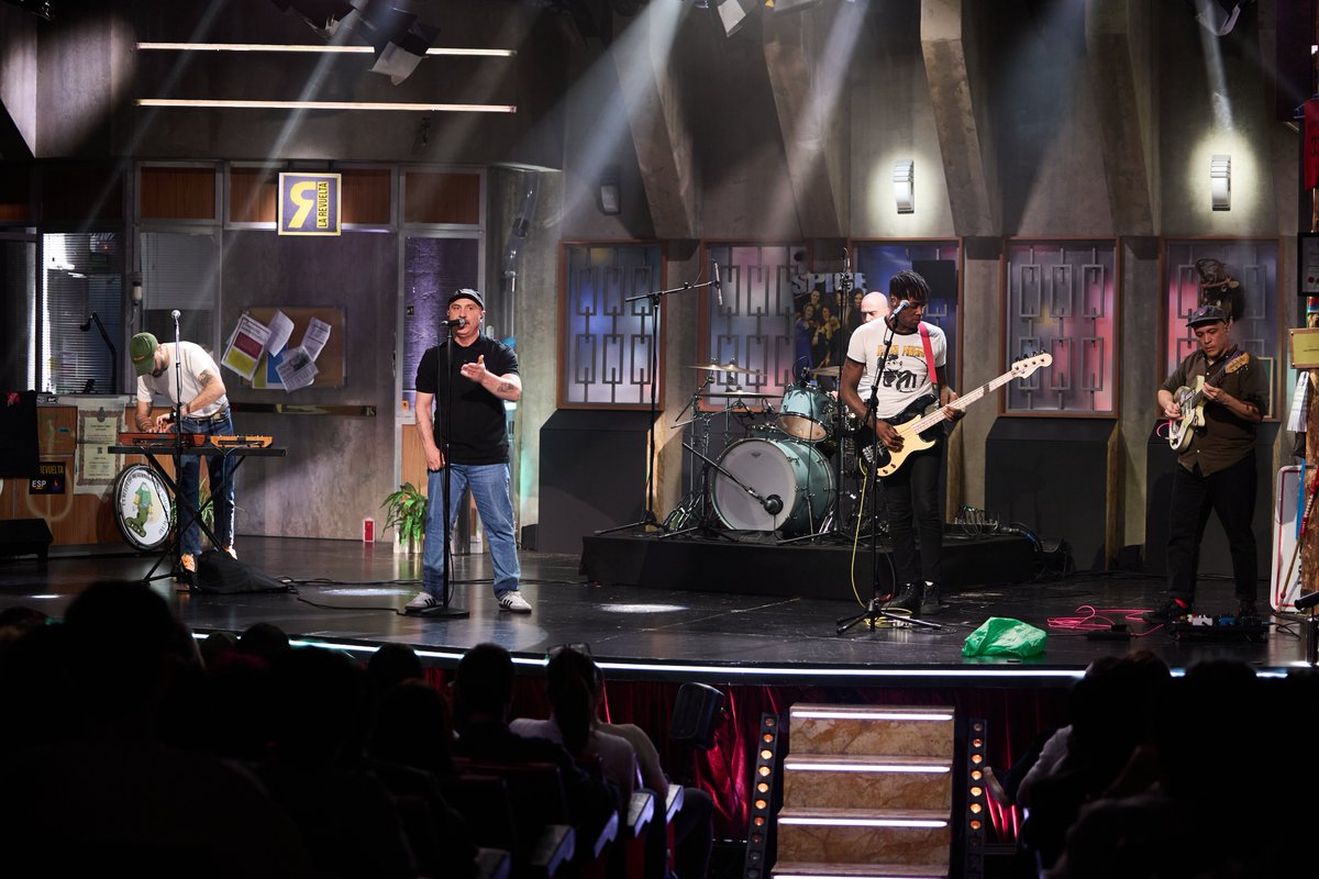 La Revuelta tweet media